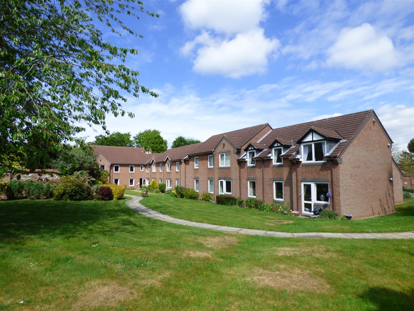 Flat Haldenby Court, West End, Swanland